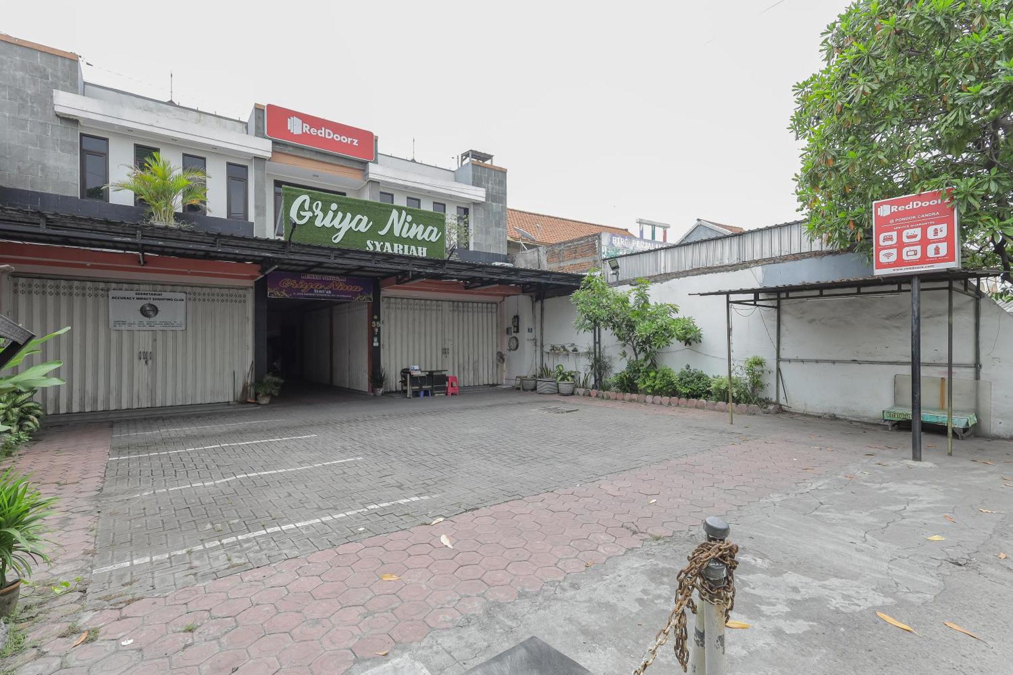 Reddoorz At Pondok Candra Surabaja Zewnętrze zdjęcie