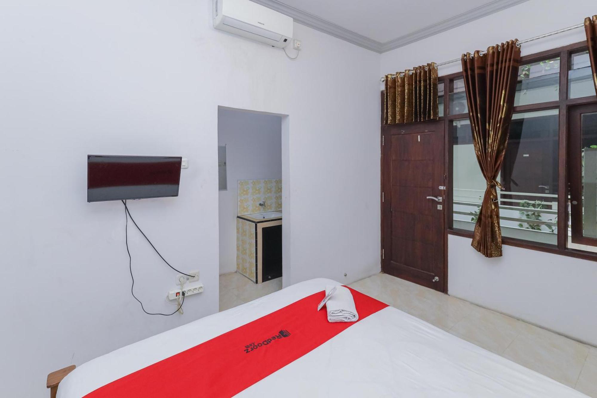 Reddoorz At Pondok Candra Surabaja Zewnętrze zdjęcie